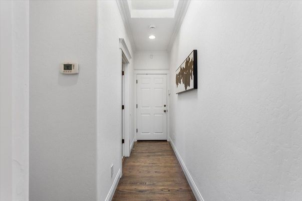 Interior, Recessed Lighting, Wood Texture Flooring