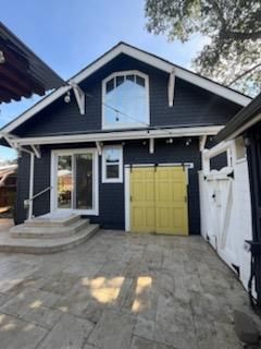 Attached, Exterior, Facade, American Craftsman