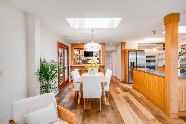 Dining room, Interior, Kitchen, Pendant Lights, Recessed Lighting, Stainless Steel Appliances, Wood Texture Flooring