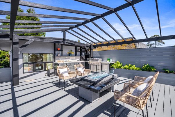 Exterior, Glass Ceilings, Sun Room