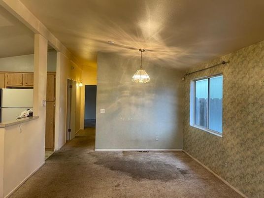 Empty room, Interior, Pendant Lights