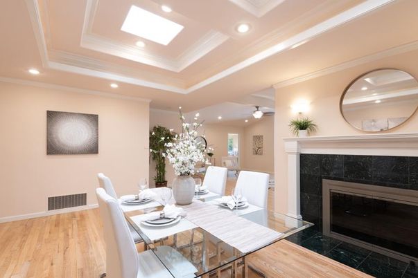 Dining room, Fireplace, Interior, Recessed Lighting, Wood Texture Flooring