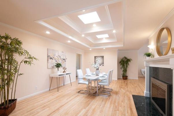 Dining room, Fireplace, Interior, Recessed Lighting, Wood Texture Flooring
