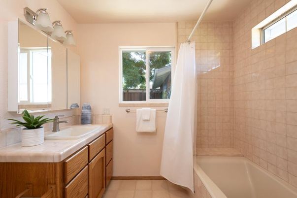Bathroom, Interior, Tile Countertops