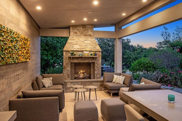 Exterior, Fireplace, Recessed Lighting