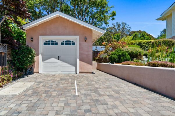 Detached Garage, Exterior