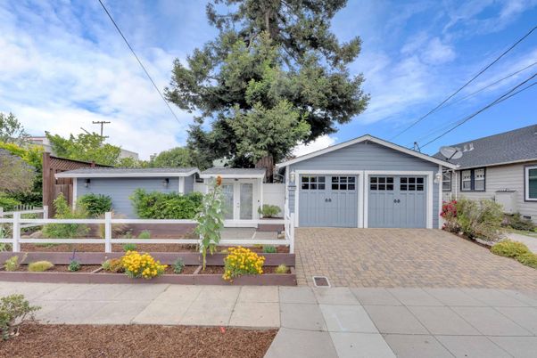Detached Garage, Exterior
