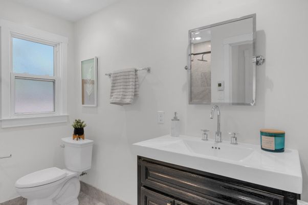 Bathroom, Interior, Recessed Lighting