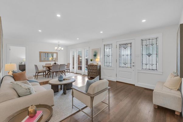 Chandelier, Dining room, Interior, Living room, Recessed Lighting, Wood Texture Flooring