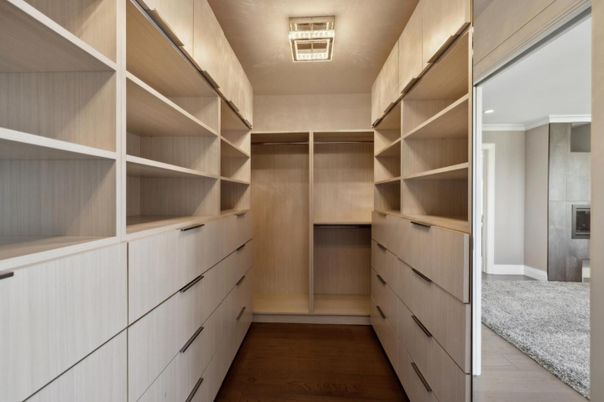 Interior, Walk-in Closets, Wood Texture Flooring