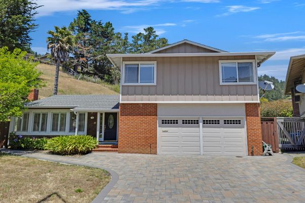Attached, Exterior, Facade, Brick Facade, Split Level