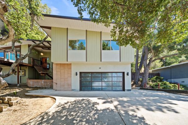 Attached, Exterior, Facade, Modern