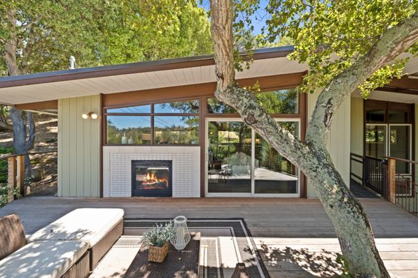 Exterior, Fireplace