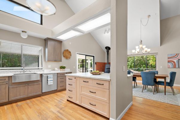 Chandelier, Dining room, Interior, Kitchen, Pendant Lights, Wood Texture Flooring