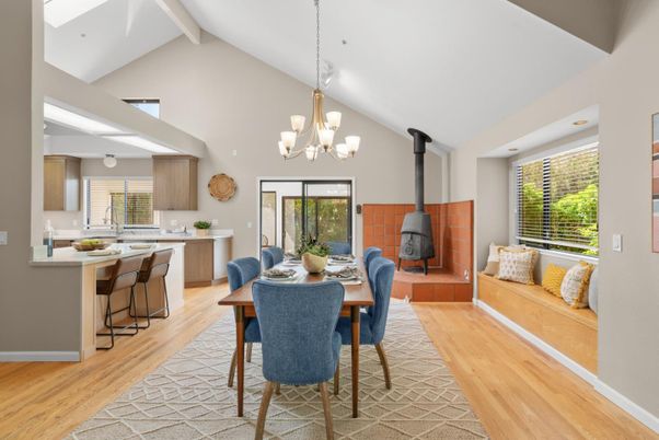 Chandelier, Dining room, Fireplace, Interior, Recessed Lighting, Wood Texture Flooring