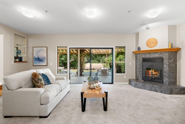Fireplace, Interior, Living room