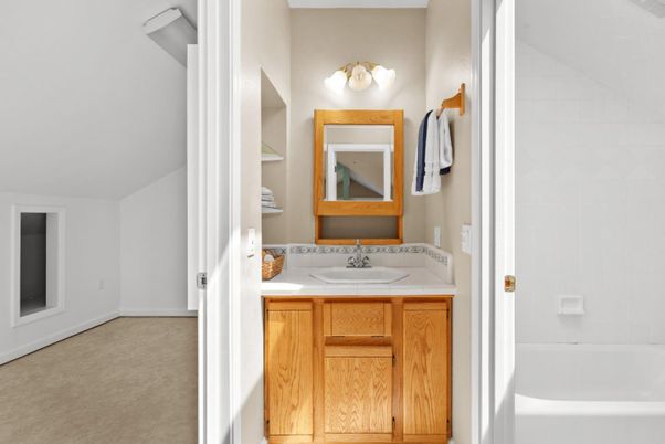 Bathroom, Interior, Tile Countertops