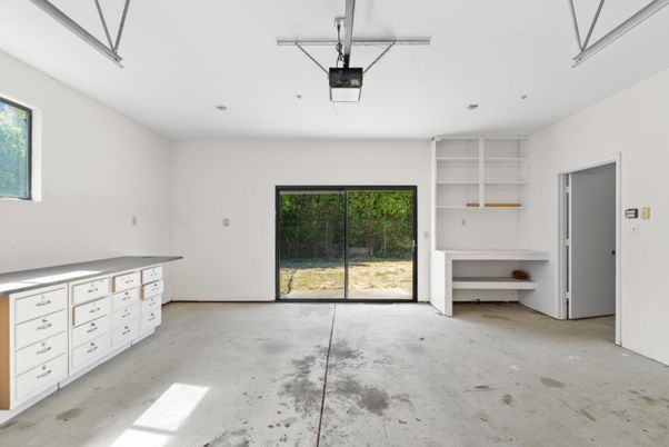 Garage, Interior