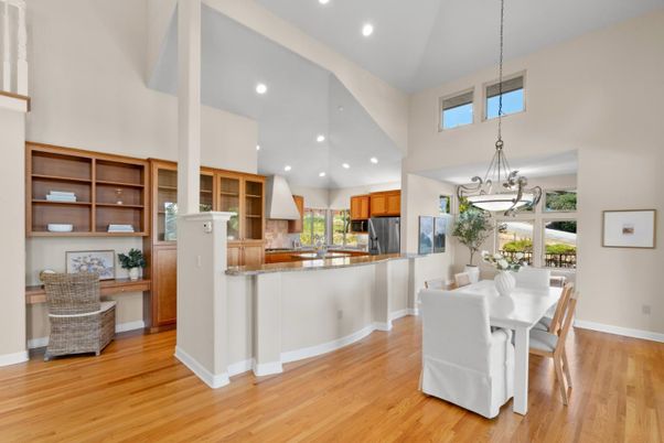 Dining room, Interior, Kitchen, Pendant Lights, Recessed Lighting, Wood Texture Flooring