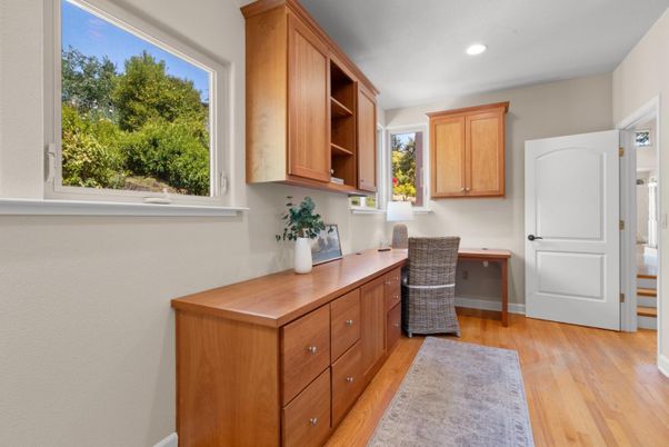 Home Office, Interior, Recessed Lighting, Wood Texture Flooring