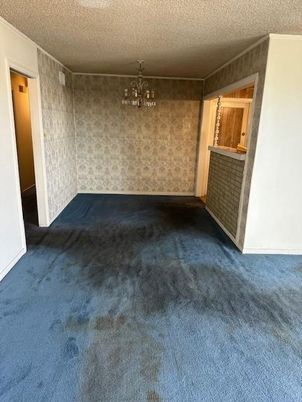 Chandelier, Empty room, Interior