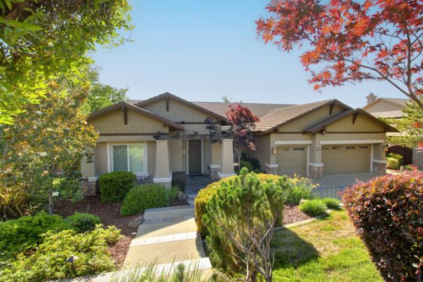 Attached, Backyard, Exterior, Facade, American Craftsman