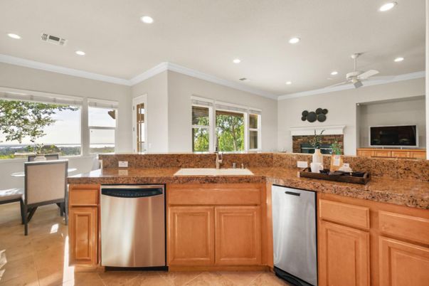 Dining room, Interior, Kitchen, Recessed Lighting, Stainless Steel Appliances