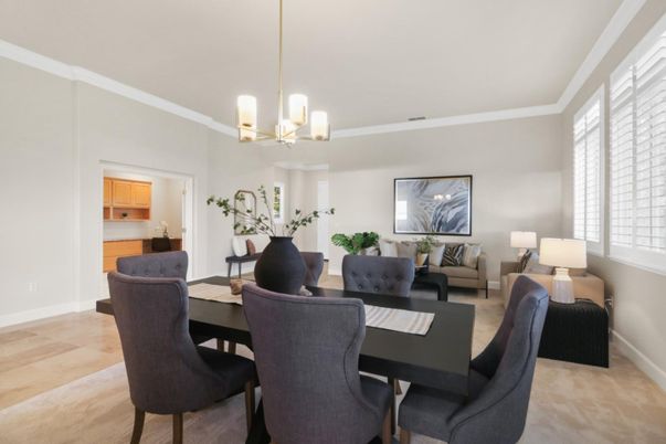 Chandelier, Dining room, Interior, Living room, Pendant Lights