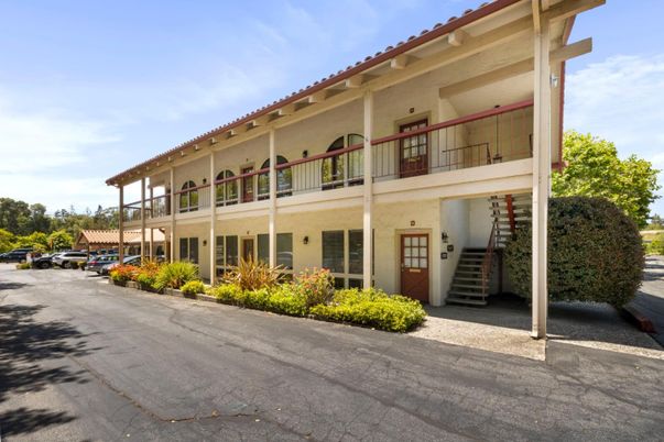 Exterior, Facade, Mediterranean