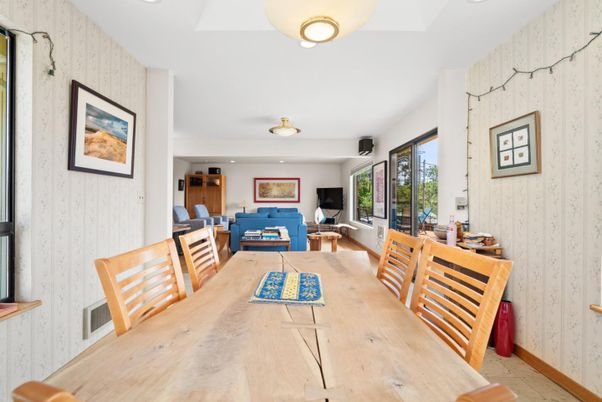 Dining room, Interior, Recessed Lighting