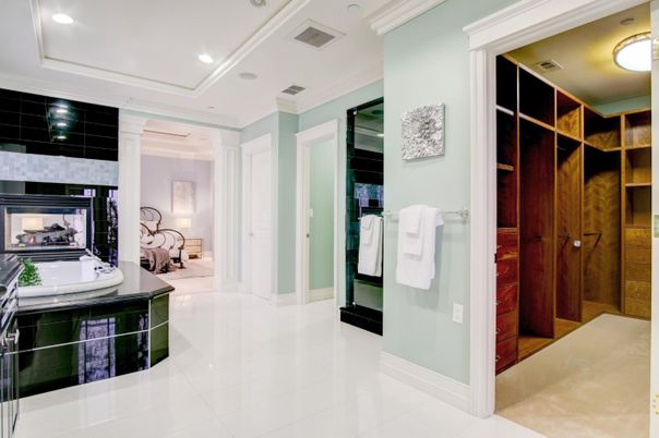 Bathroom, Interior, Recessed Lighting