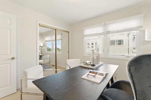 Home Office, Interior