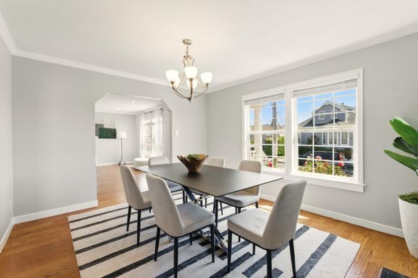 Chandelier, Dining room, Interior, Recessed Lighting, Wood Texture Flooring