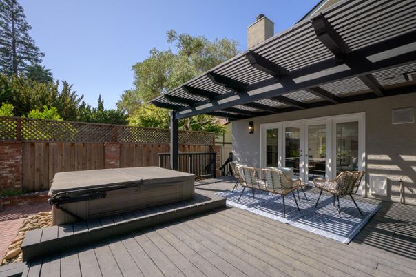 Exterior, Hot Tub