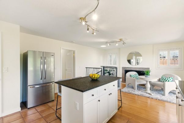 Dining room, Interior, Kitchen, Stainless Steel Appliances, Wood Texture Flooring