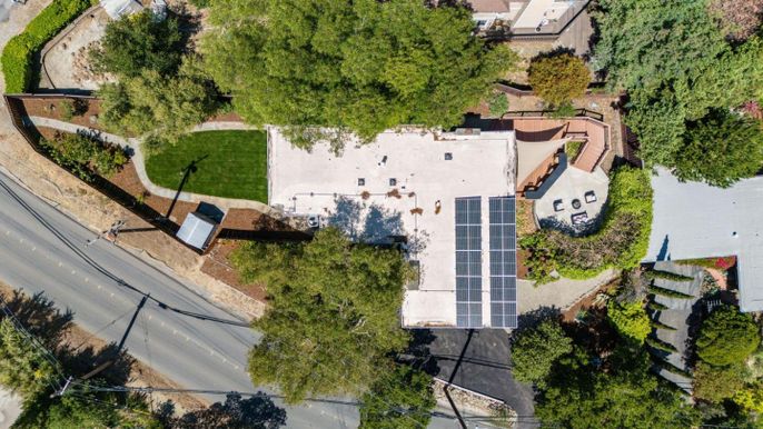 Exterior, Drone