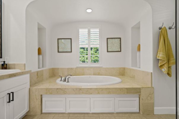 Bathroom, Interior, Recessed Lighting