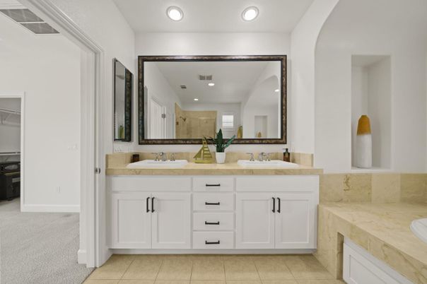 Bathroom, Dual Sink Vanities, Interior, Recessed Lighting