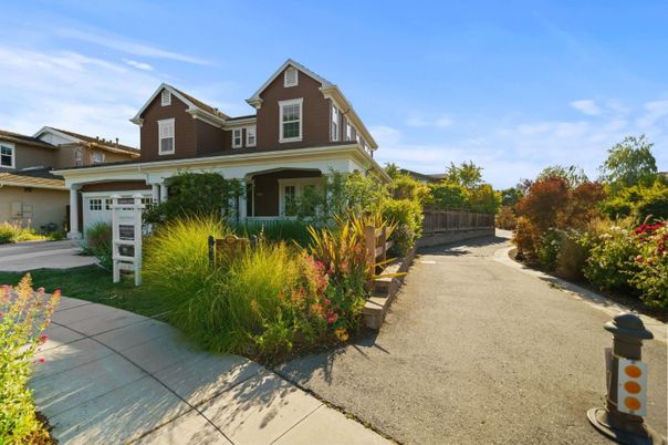 Backyard, Exterior, Facade, Queen Anne Victorian