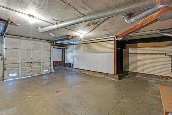 Garage, Interior