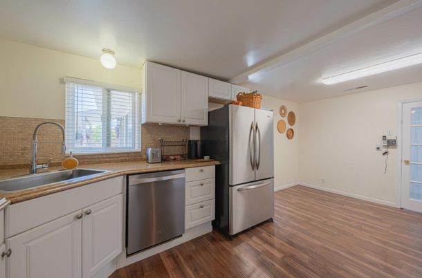 Interior, Kitchen, Stainless Steel Appliances, Wood Texture Flooring