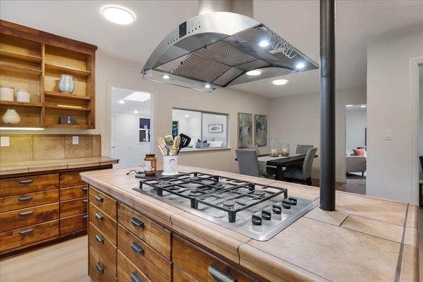 Dining room, Interior, Kitchen, Recessed Lighting, Wood Texture Flooring