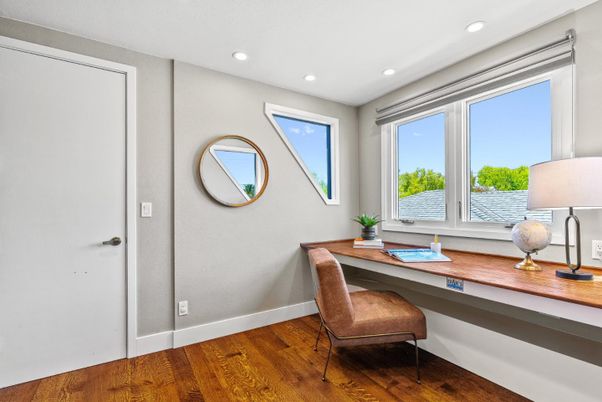Home Office, Interior, Recessed Lighting, Wood Texture Flooring