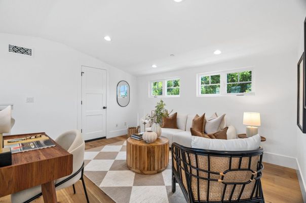 Interior, Living room, Recessed Lighting, Wood Texture Flooring