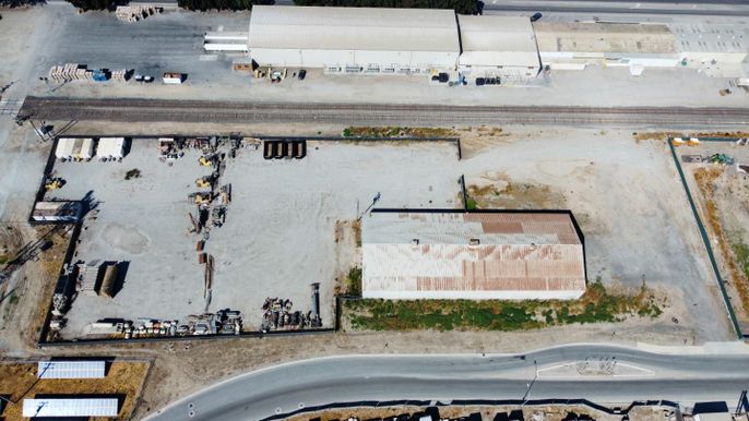 Exterior, Drone
