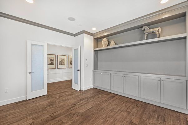 Empty room, Interior, Recessed Lighting, Wood Texture Flooring