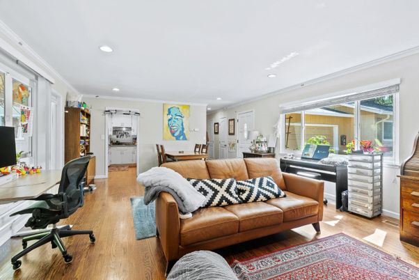 Home Office, Interior, Living room, Piano, Recessed Lighting, Wood Texture Flooring
