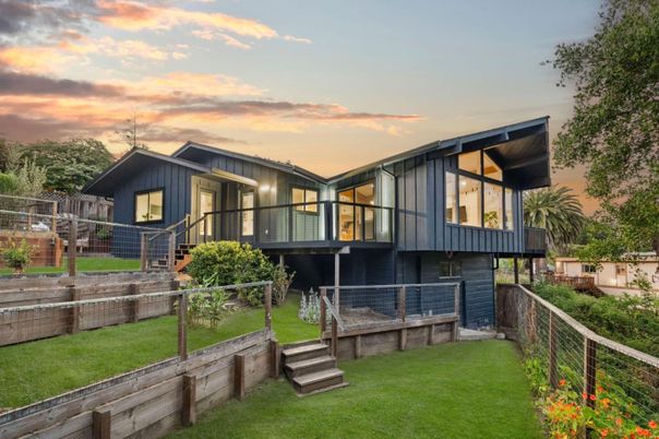 Backyard, Exterior, Facade, Modern
