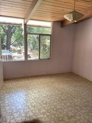 Empty room, Interior, Wooden Ceilings