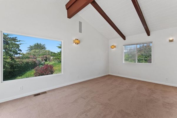 Empty room, Interior, Wooden Beams